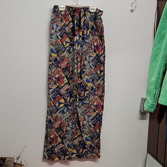 Fantastic 4 books, Lounge pants, action figures - Picture 14 of 16